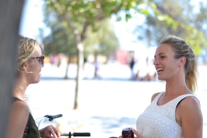 E-Bike tour in Barcelona with English Guide - Starting with the right bike at Enric Granados 5