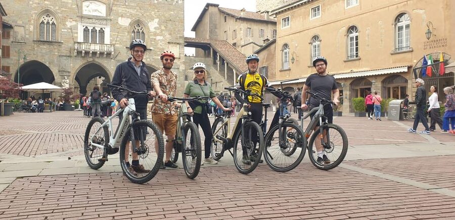 E-bike tour to discover Bergamo - Why Bergamo works so well on two wheels