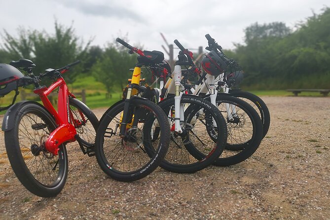 E-biking Central Forgotten Giants' s Adventure - Thomas on the Mountain and Hilltop Trine