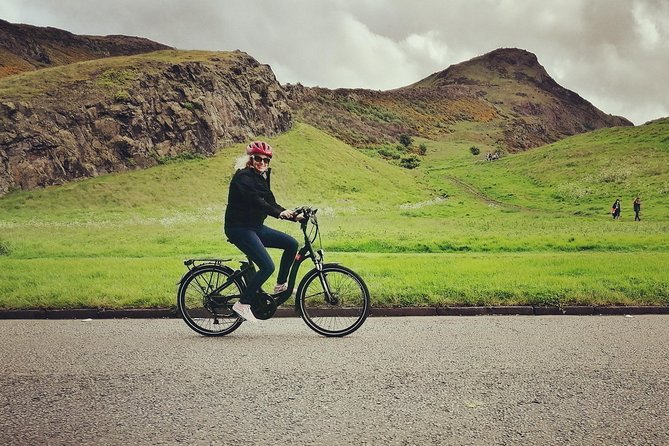 Edinburgh Sky to Sea Bike or E-Bike Tour with Transfer by TBC - Starting with old routes and university landmarks
