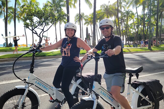Electric Bike Ride & Diamond Head Hike Tour - The guide, photos, and pace