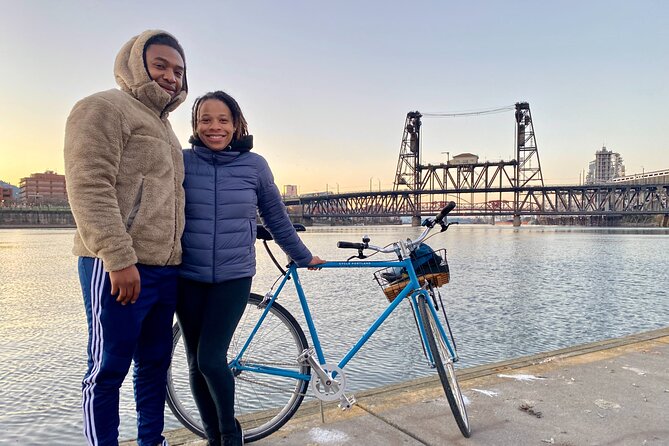 Essential Portland Oregon Bike and E-Bike Tour! - Powell’s City of Books and the Pearl District