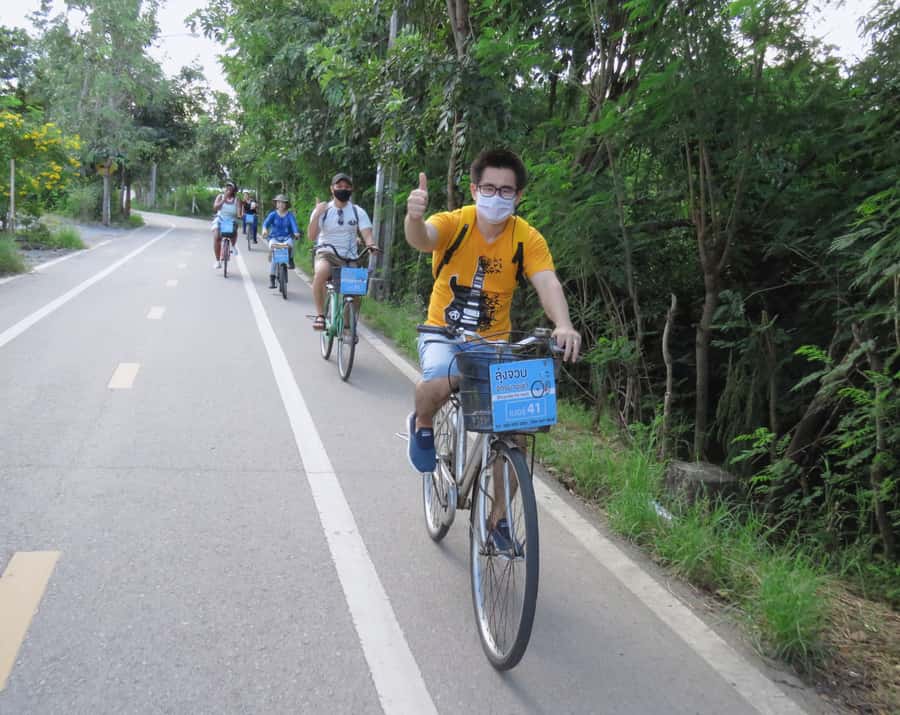 Explore Bangkok jungle by bike, kayak & boat - small group - Choosing a cruiser bike for the 7 to 10 kilometer route