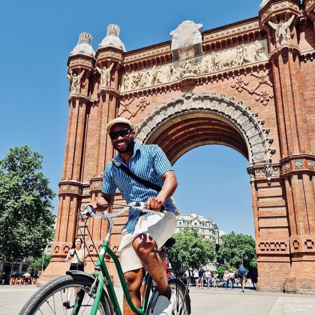 Explore Barcelona by Bike & Photo Shooting - Barcelona Cathedral and the Gothic Quarter