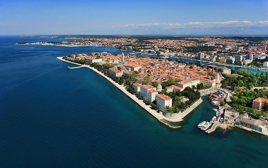 Explore Zadar: Laid-Back Fun Bike Tour - Why a bike is a smart way to see Zadar