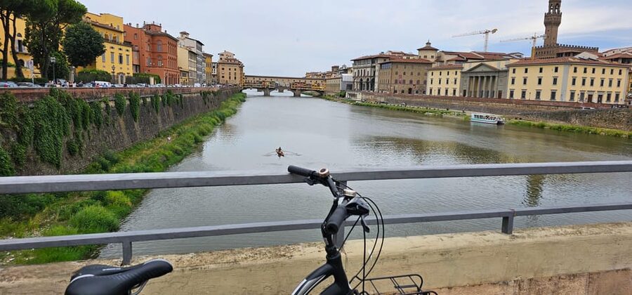 Florence: 2-Hour Guided Bike Tour - Crossing the Arno through Santo Spirito and Pitti Palace