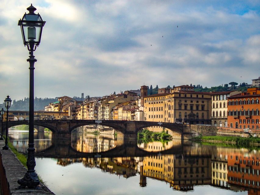 Florence: 2-Hour Guided Sightseeing Bike Tour - Crossing the Arno at Ponte Santa Trinita