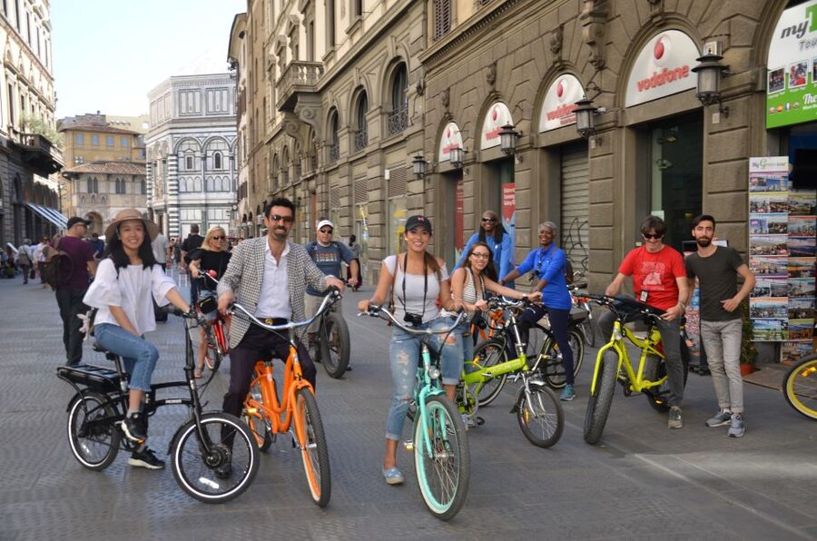 Florence: Bike Rental for 24 Hours - Piazza della Signoria and the open-air sculptures