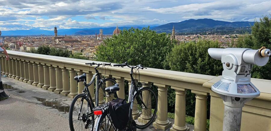 Florence Bike Tour & Sunset & Piazzale Michelangelo - Signoria Square brings Florence’s public life into view