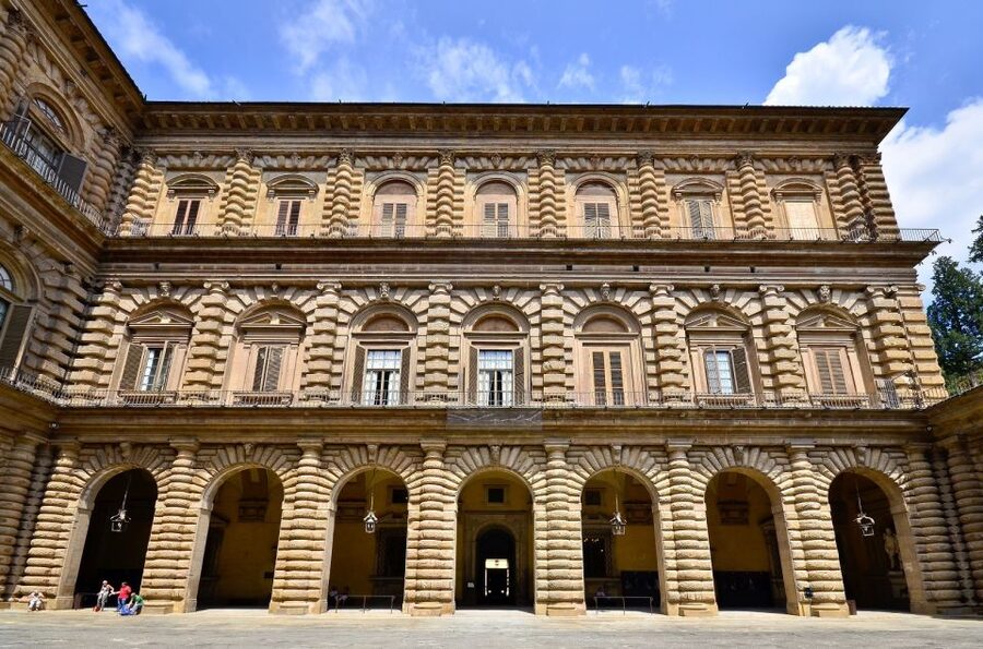 Florence: City Sightseeing Guided Bike Tour - Piazza della Repubblica and a well-timed gelato