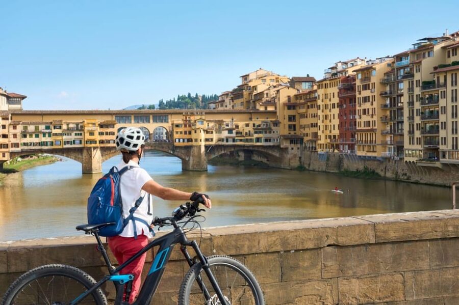 Florence:E-Bike City Tour with stop at Piazzale Michelangelo - Key points at a glance