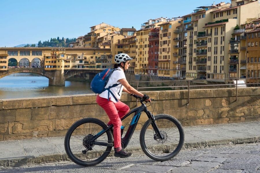 Florence:E-Bike City Tour with stop at Piazzale Michelangelo - Price, value, and the two-hour limit