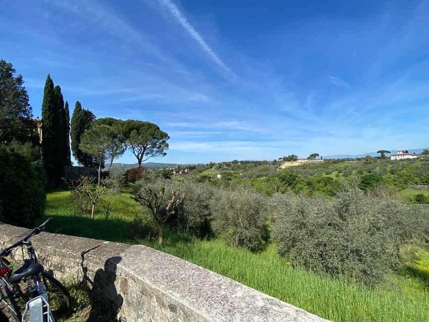Florence: E-Bike Tour in Tuscany with Winery & Wine Tasting - Key points at a glance