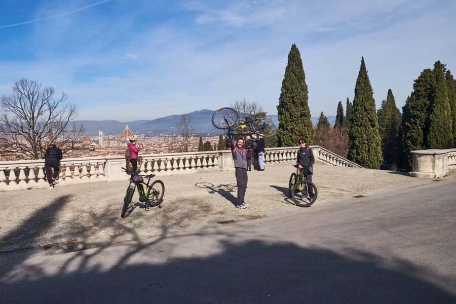 Florence: E-Bike Tour in Tuscany with Winery & Wine Tasting - A close look at the four-hour schedule