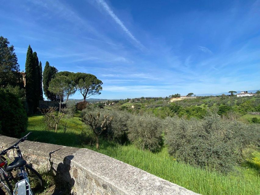 Florence: E-Bike Tour in Tuscany with Winery & Wine Tasting - Guides make a real difference
