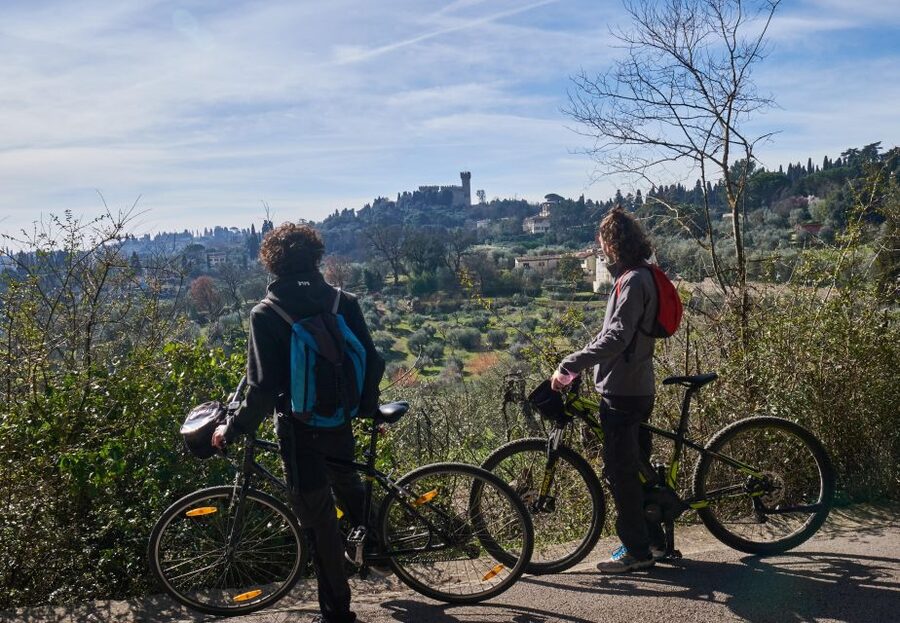 Florence: E-Bike Tour with Olive Oil in the Tuscan Hills - Leaving Florence from the Oltrarno
