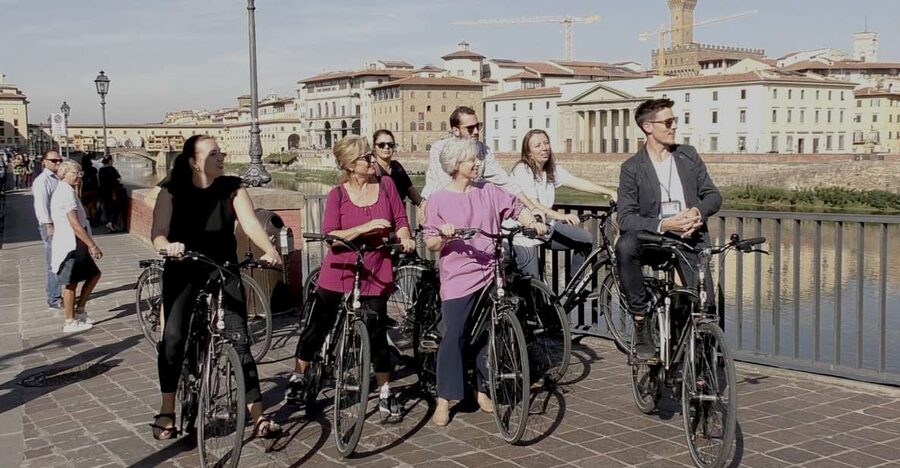 Florence: Guided Bike Tour with Piazzale Michelangelo - San Lorenzo, the Medici, and the market area
