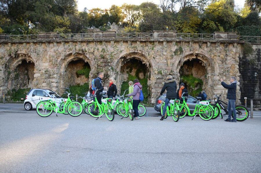 Florence Medici Bike Tour – Cycle Through History and Power - Riding beside the Arno