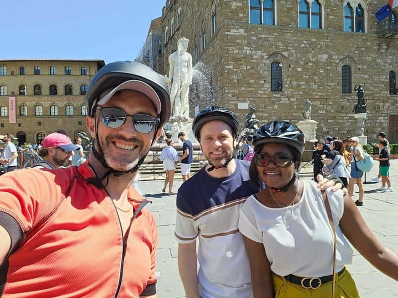 Florence: Untold Small Group Bike Tour - Via delle Belle Donne and the pleasure of small details