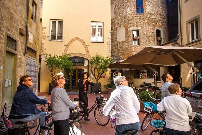 Florence Vintage Bike Tour–guided, small group or private option - Oltrarno, Santo Spirito, and Palazzo Pitti