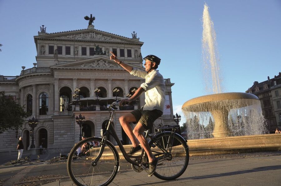 Frankfurt: Full-Day Bicycle or E-Bike Rental - The fitting process at Martin May Str. 7