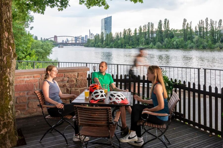 Frankfurt: Full-Day Bicycle or E-Bike Rental - Comfort details that matter after several hours