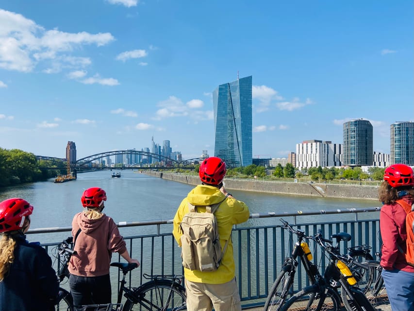 Frankfurt: Full-Day Bicycle or E-Bike Rental - Picking between a trekking bike and an e-bike