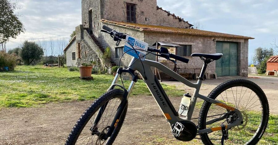 Frascati: Tour in E-Bike with Wine Tasting - Frascati’s lanes, cathedral, and grand villas