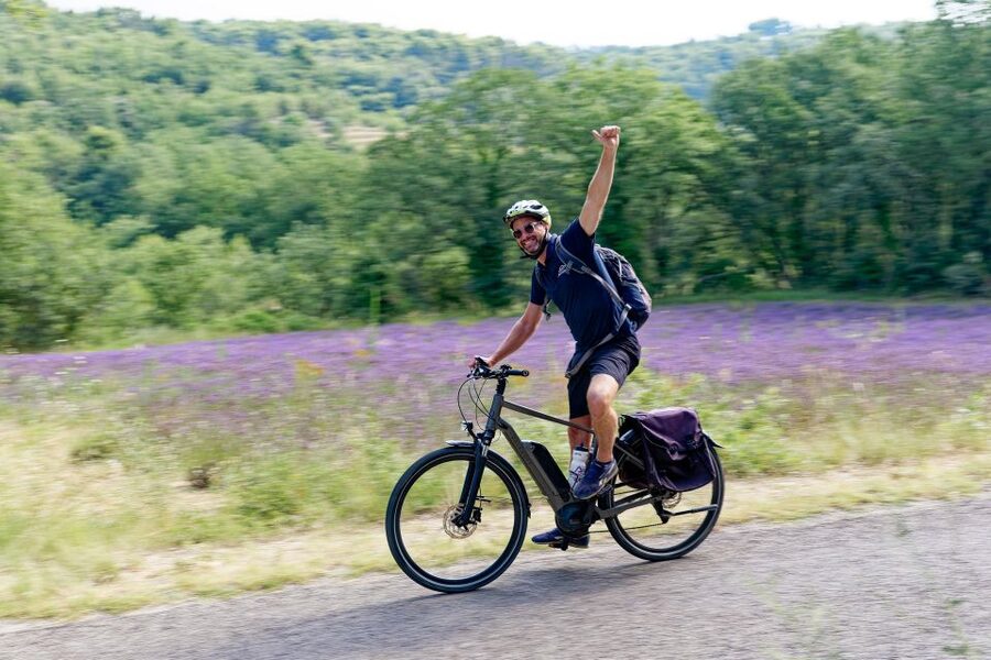 From Avignon: Full-Day E-Bike Tour in the Luberon Region - How difficult is 35 kilometers on an e-bike?
