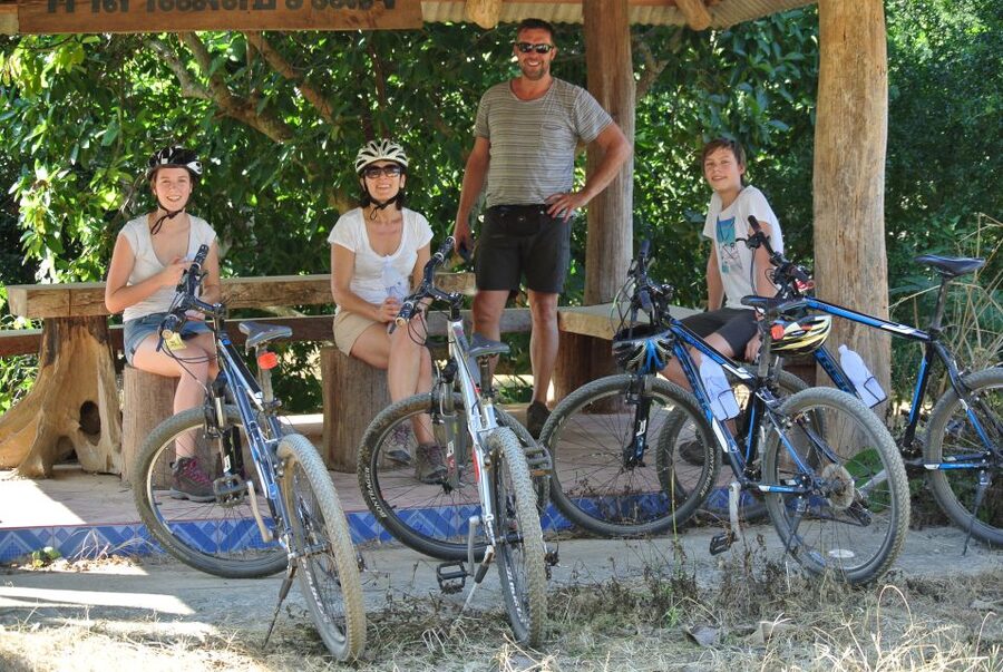 From Chiang Mai: Mae Taeng Valley and Waterfalls Cycle Tour - Wat Ban Den and its detailed temple buildings