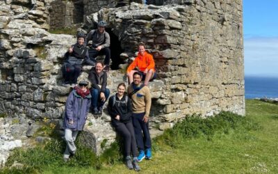 From Doolin: Day Trip to Inisheer with Bike or Bus Tour