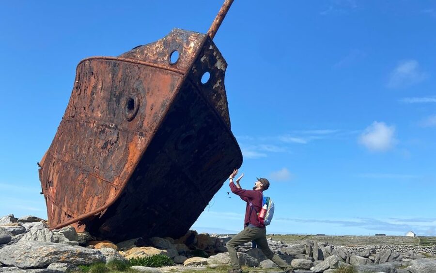 From Doolin: Day Trip to Inisheer with Bike or Bus Tour - Tea, scones, and a useful break in the day