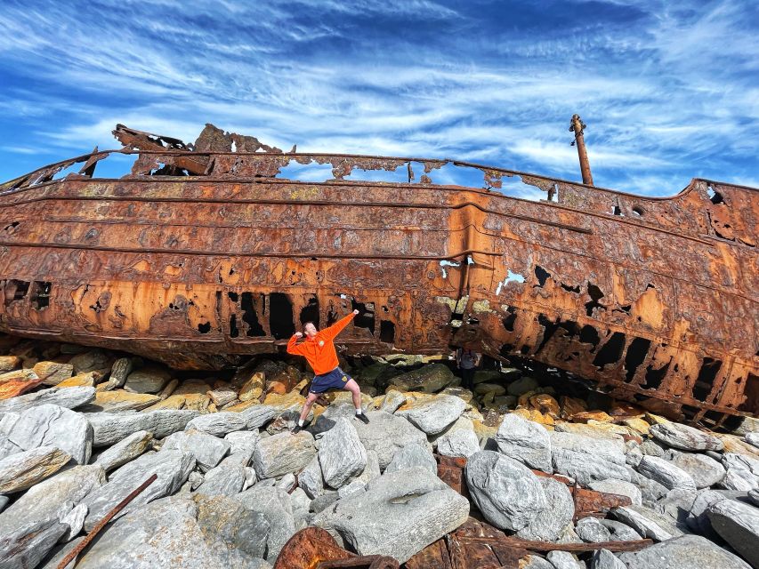 From Galway: Day Trip to Inisheer with Bike or Bus Tour - Sunken graveyards, shipwrecks, and a castle
