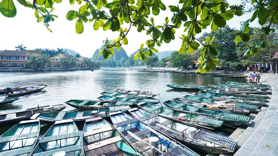 From Hanoi: Hoa Lu & Tam Coc with Buffet lunch & Cycling - Hoa Lu and the temples of King Dinh