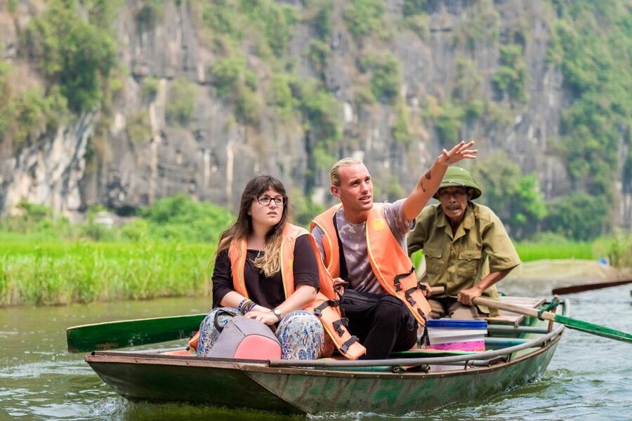 From Hanoi: Hoa Lu & Tam Coc with Buffet lunch & Cycling - The Tam Coc sampan ride through limestone country