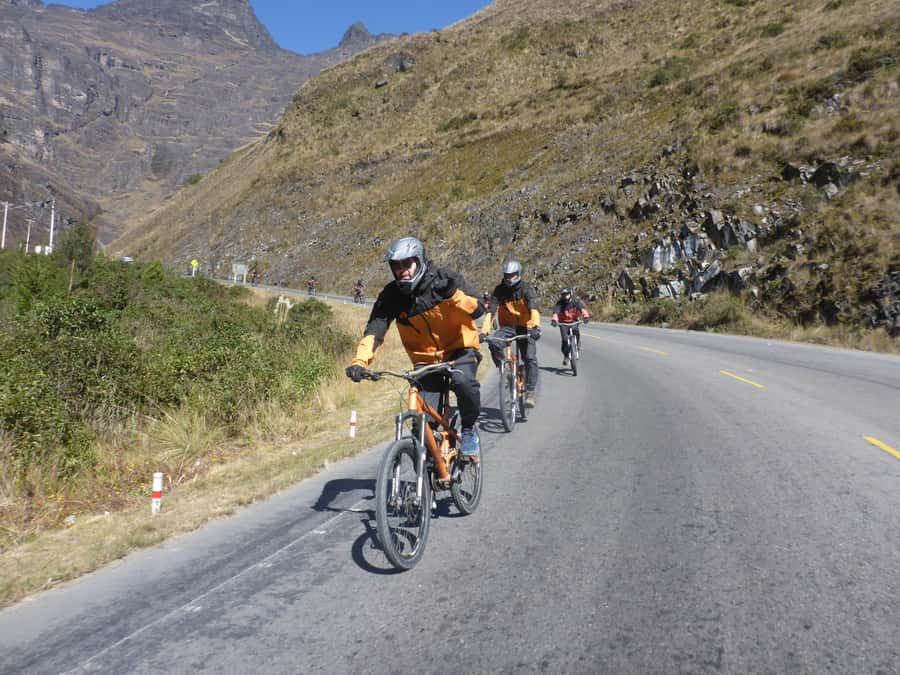 From La Paz: The World's Most Dangerous Road Biking Tour - Why Death Road is such a dramatic ride