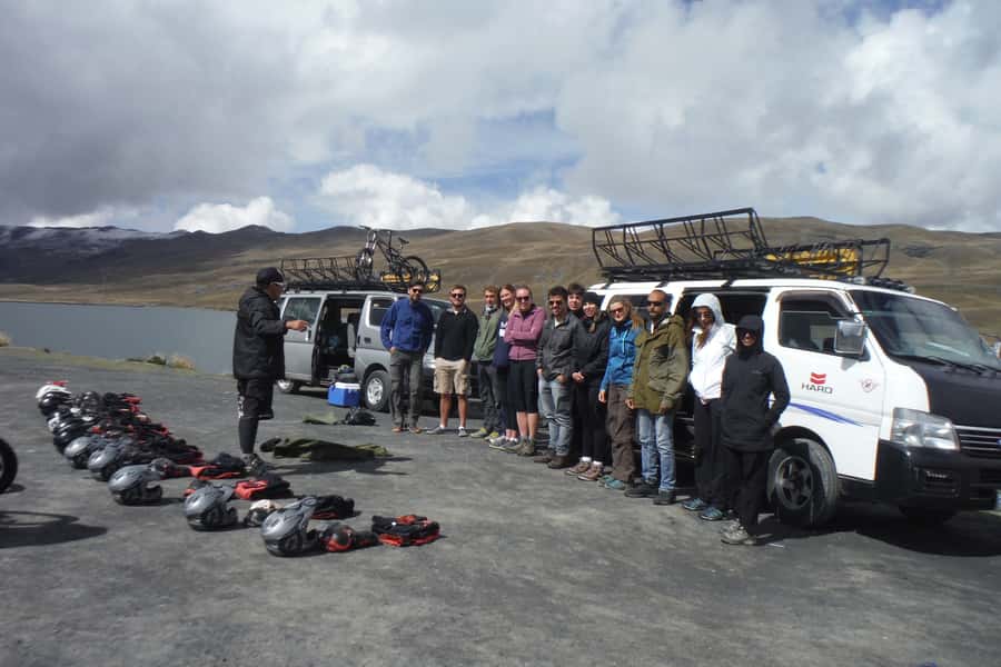 From La Paz: The World's Most Dangerous Road Biking Tour - Leaving La Paz for Cristo de la Cumbre