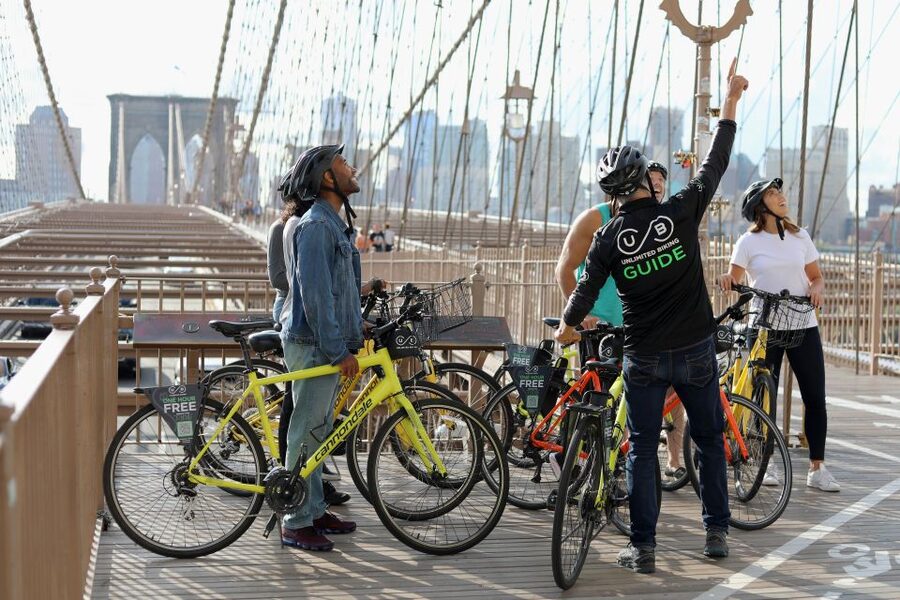 From Manhattan: 2-Hour Brooklyn Bridge Sightseeing Bike Tour - The views are excellent, but the traffic matters