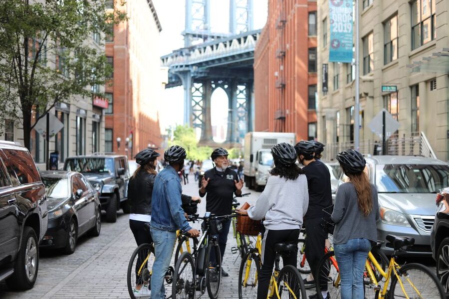 From Manhattan: 2-Hour Brooklyn Bridge Sightseeing Bike Tour - Who should book this bike tour?