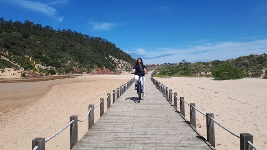 From Nazaré: Self-Guided Half-Day or Full-Day E-bike Rental - Heading north toward São Pedro de Moel