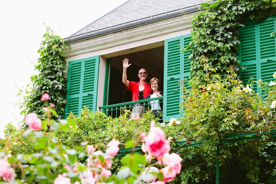 From Paris: Monet Garden & Giverny Bike Tour and Picnic Stop - Vernon’s market is the most authentic stop