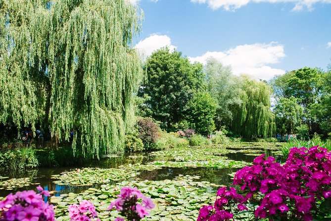 From Paris: Monet Gardens & Giverny Bike Tour with Picnic Stop - Rain, fitness, and equipment