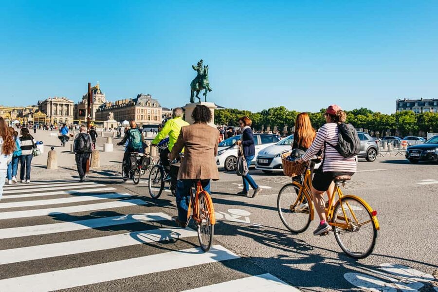 From Paris: Skip-the-Line Palace of Versailles Bike Tour - Picnic by the Grand Canal