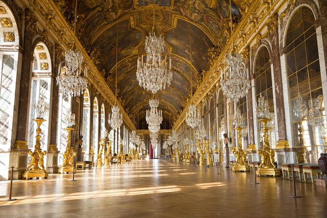From Paris: Versailles Bike Tour w/ Palace, Gardens, & Picnic - Meeting in Paris and taking the RER