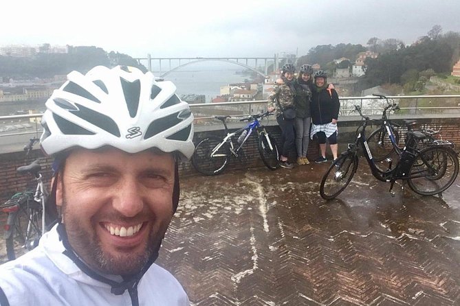 From Porto with view to Gaia: Private Bike Tour #DuckSideOfPorto - Seeing Porto and Gaia as one trip