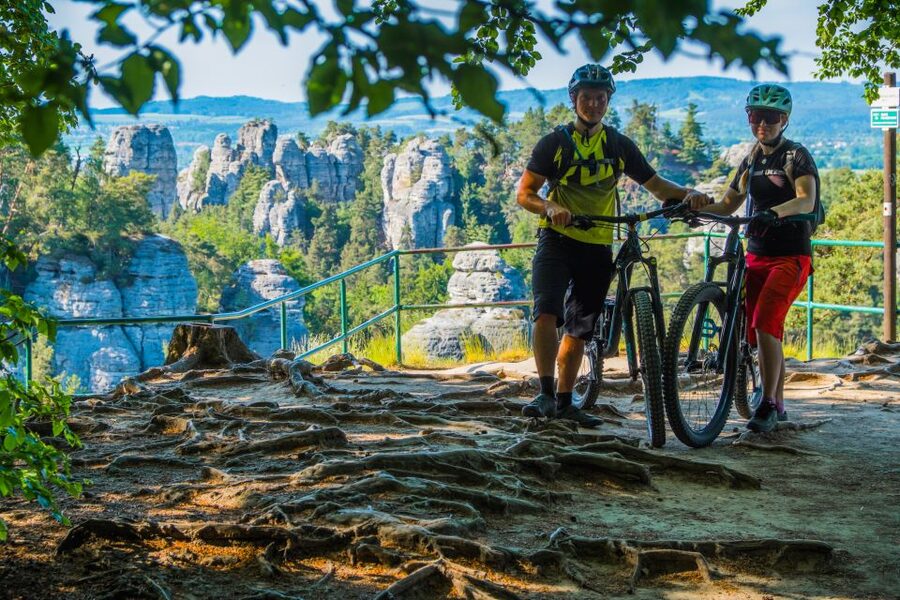 From Prague: E-Mountain Biking Trip to the Bohemian Paradise - The first 10 kilometers toward Trosky Castle