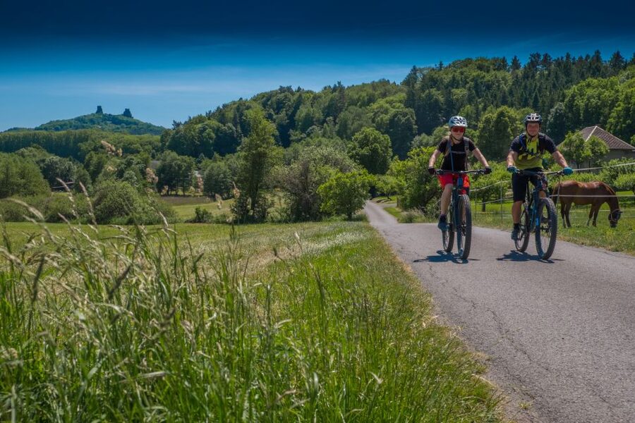 From Prague: E-Mountain Biking Trip to the Bohemian Paradise - Two more castles before the finish