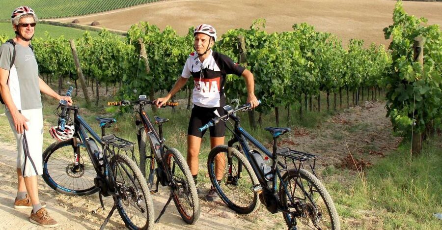 From Siena: Chianti Countryside E-Bike Tour w/ Lunch & Wine - Riding the quiet Chianti backroads