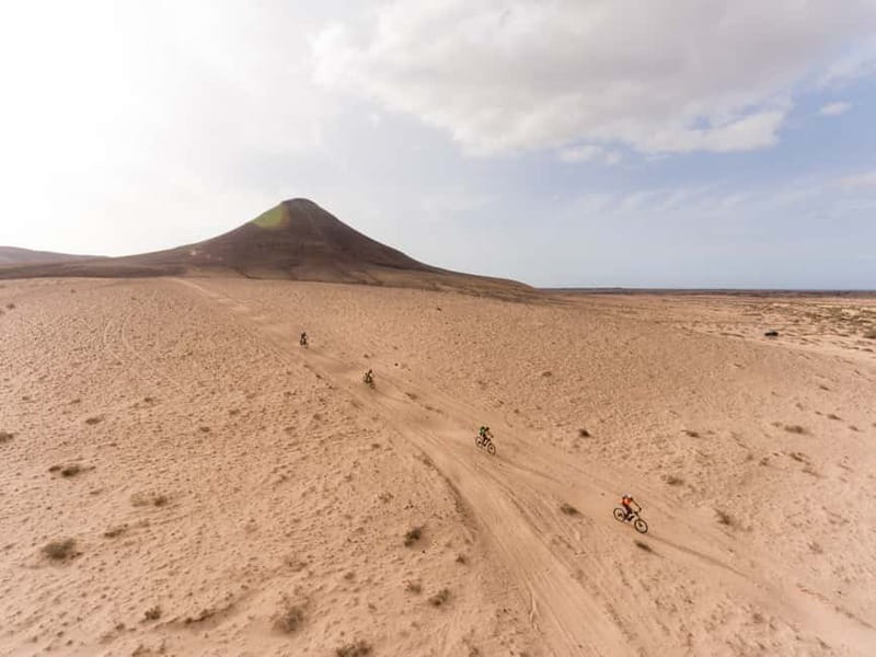 Fuerteventura North: PREMIUM E-bike guided tour - Meeting at Acua Water Park in Corralejo