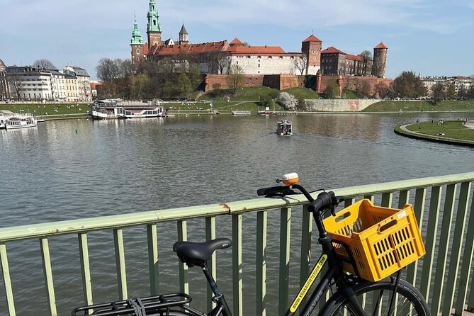 Full Bike Tour - the Old Town, Jewish Qtr & the Ghetto NEW BIKES - The old kosher market and zapiekanka